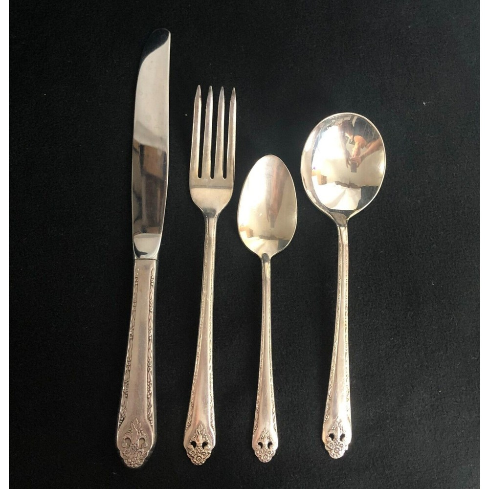 Holmes & Edwards Inlaid Silverplate by International Silver 48 Pieces in Chest